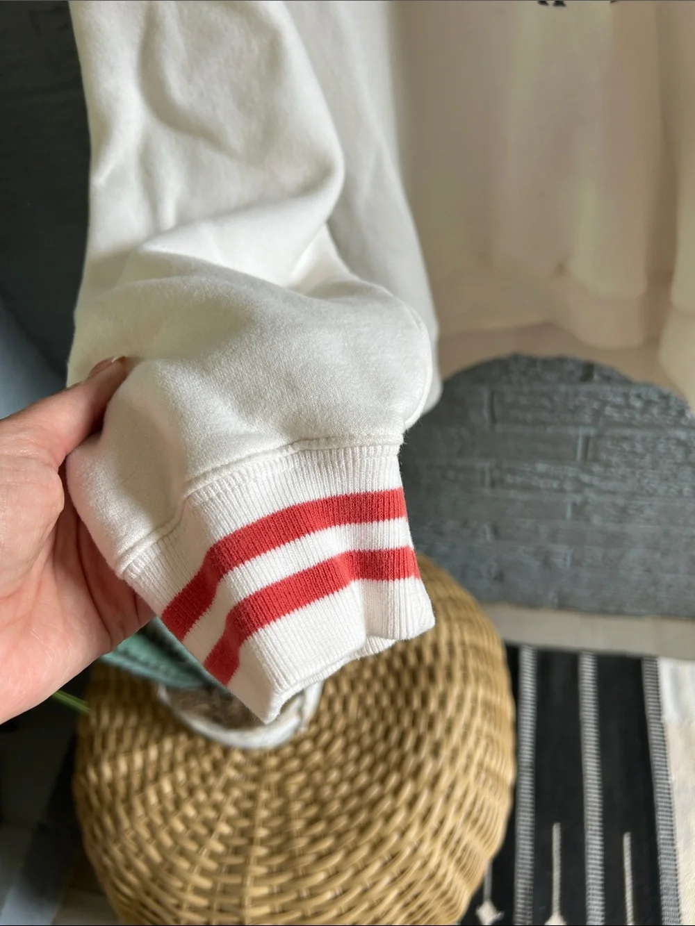 Abercrombie & Fitch Montauk  New York Cream Crewneck